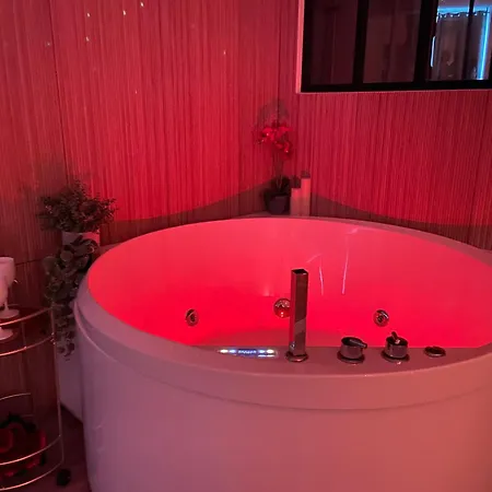 Appartement Le Boheme Spa, Loveroom A *