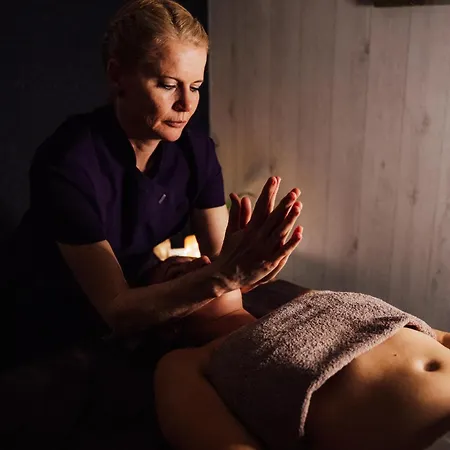 Appartement Le Boheme Spa, Loveroom A